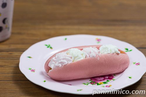 セブン新作「ゆめかわピーチコッぺ」斜めから撮った写真