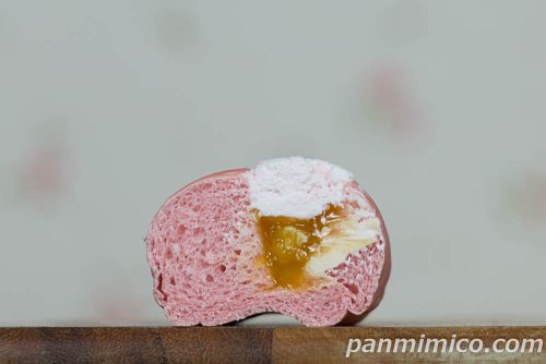 セブン新作「ゆめかわピーチコッぺ」断面の写真