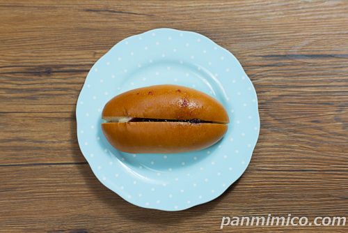 むっちりロール（ブルーベリージャム＆チーズクリーム）【ヤマザキ】上から撮った写真