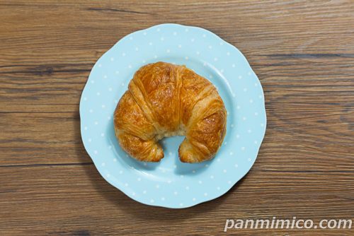 特濃クロワッサン（つぶあん＆ミルクホイップ）【ヤマザキ】上から撮った写真