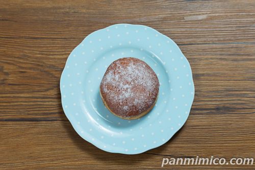 セブンイレブン「生ドーナツ　ホイップ＆ももジャム」上から撮った写真