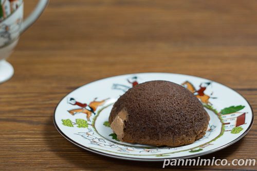 セブン新作「ふわっほわっ ショコラ」斜めから撮った写真