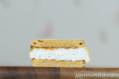 ロッテ「生　チョコパイ〈桔梗信玄きな粉黒蜜〉」断面の写真