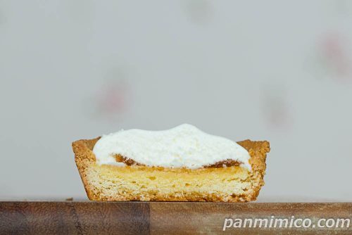 ヤマザキの「はちみつチーズタルト」断面の写真