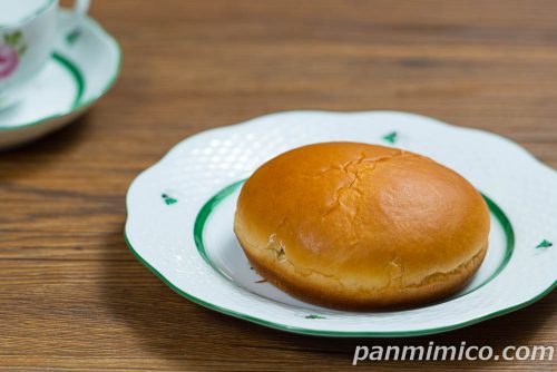 生まっちゃあんぱん　ほいっぷ【フジパン】斜めから撮った写真