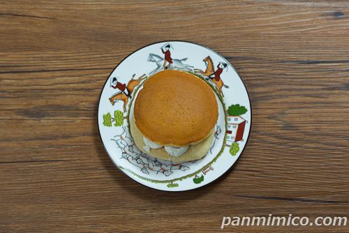 生どら（まるごと豆大福＆ミルクホイップ）【ヤマザキ】上から撮った写真