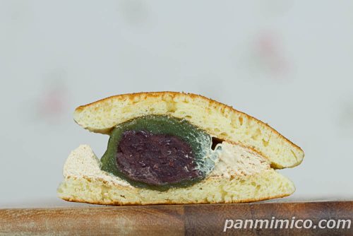 春どら（つぶあん入りよもぎ団子＆きなこホイップ）【ヤマザキ】断面お写真