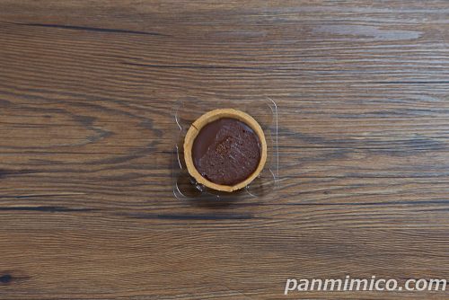 ピエール・エルメ アンソロジー監修 ザ・タルト チョコレート&コーヒー【ファミリーマート】上から撮った写真