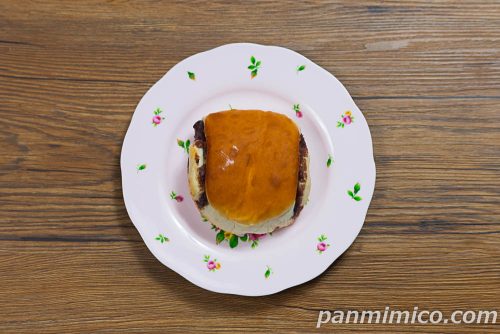 沼るあんぱん【フジパン】上から撮った写真