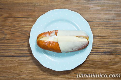 ヤマザキ新作「生ドーナツ(牛乳ホイップ&練乳クリーム)」上から撮った写真