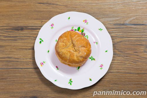 ヤマザキ「和ドーナツ（みたらし＆ホイップ） 湯浅醬油」上から撮った写真