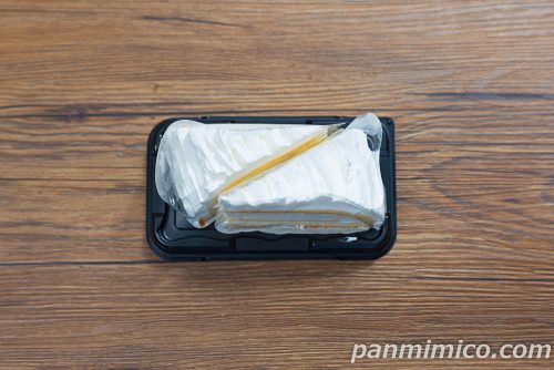 ヤマザキ新作「濃厚ミルクケーキ（2個入）」上から撮った写真
