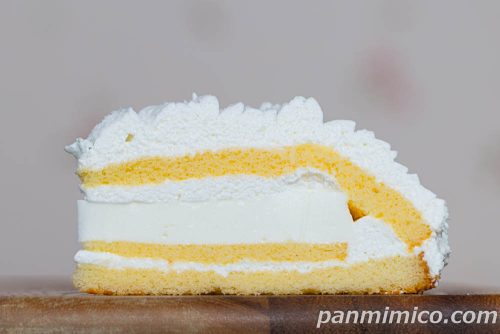 ヤマザキ新作「濃厚ミルクケーキ（2個入）」断面の写真