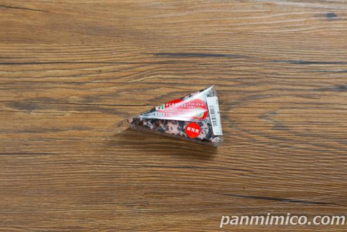 セブン新作「かじるザクッと！クッキークリームいちご」パッケージの写真