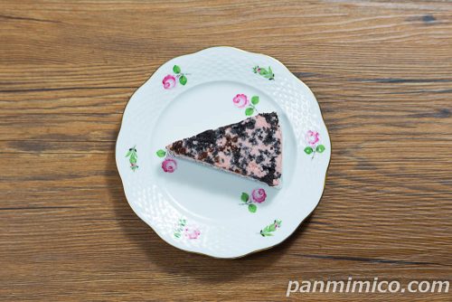 セブン新作「かじるザクッと！クッキークリームいちご」上から撮った写真