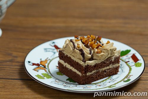ヤマザキ「カフェモカ風味ケーキ」斜めから撮った写真