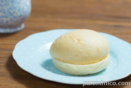 特濃ミルクサンド【Pasco】斜めから撮った写真