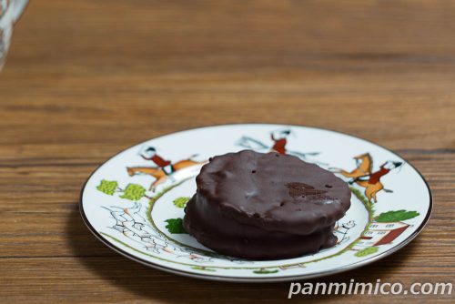 ファミマ「生エンゼルパイ」斜めから撮った写真