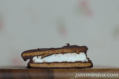 ファミマ「生エンゼルパイ」断面の写真