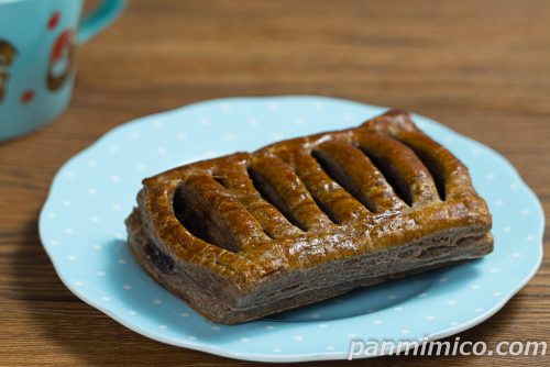 ヤマザキ「生チョコのパイ」斜めから撮った写真