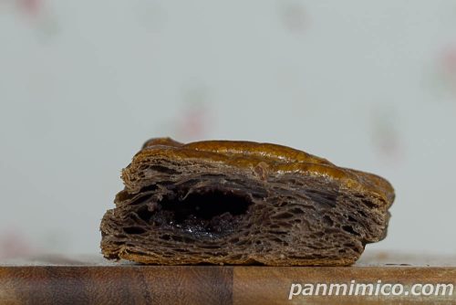 ヤマザキ「生チョコのパイ」断面の写真