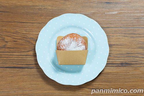 ローソン「生ドーナツ　プレーン　淡路島産牛乳使用」上から撮った写真