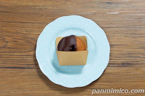 生ドーナツ　チョコホイップ　淡路島産牛乳【ローソン】上から撮った写真