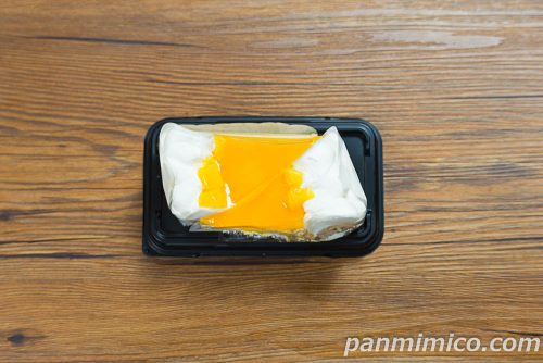 ヤマザキ「マンゴープリンショートケーキ(2個入)」上から撮った写真