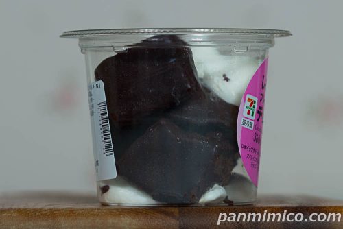 セブン「しみっとブレッドチョコパリ」断面の写真
