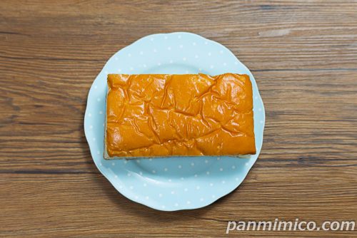 牛乳入りパン（チョコホイップ）【ヤマザキ】上から撮った写真