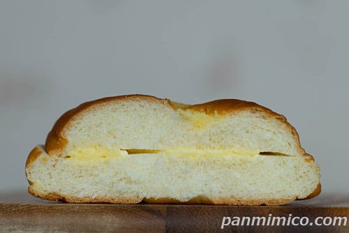 スイートサンド(ミルククリーム)【ヤマザキ】断面の写真