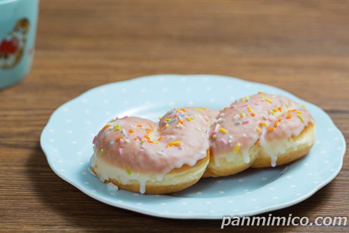 セブン「スンスンのふわあっ♪とねじねじドーナツ」斜めから撮った写真