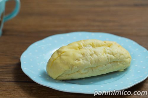 レモンフランスパン【ヤマザキ】斜めから撮った写真
