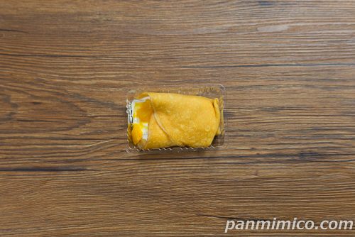 もっちもち食感クレープ　マンゴーココナッツ【セブンイレブン】上から撮った写真