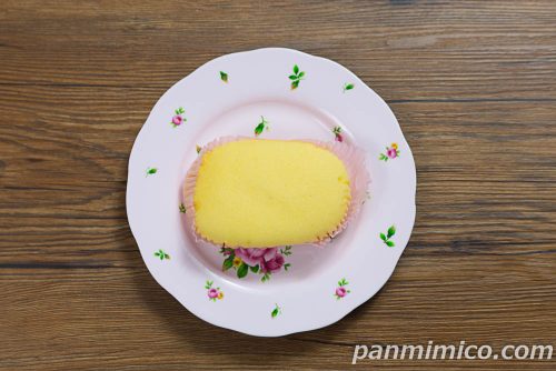 カルピス®蒸しケーキ(完熟白桃)【ヤマザキ】上から撮った写真